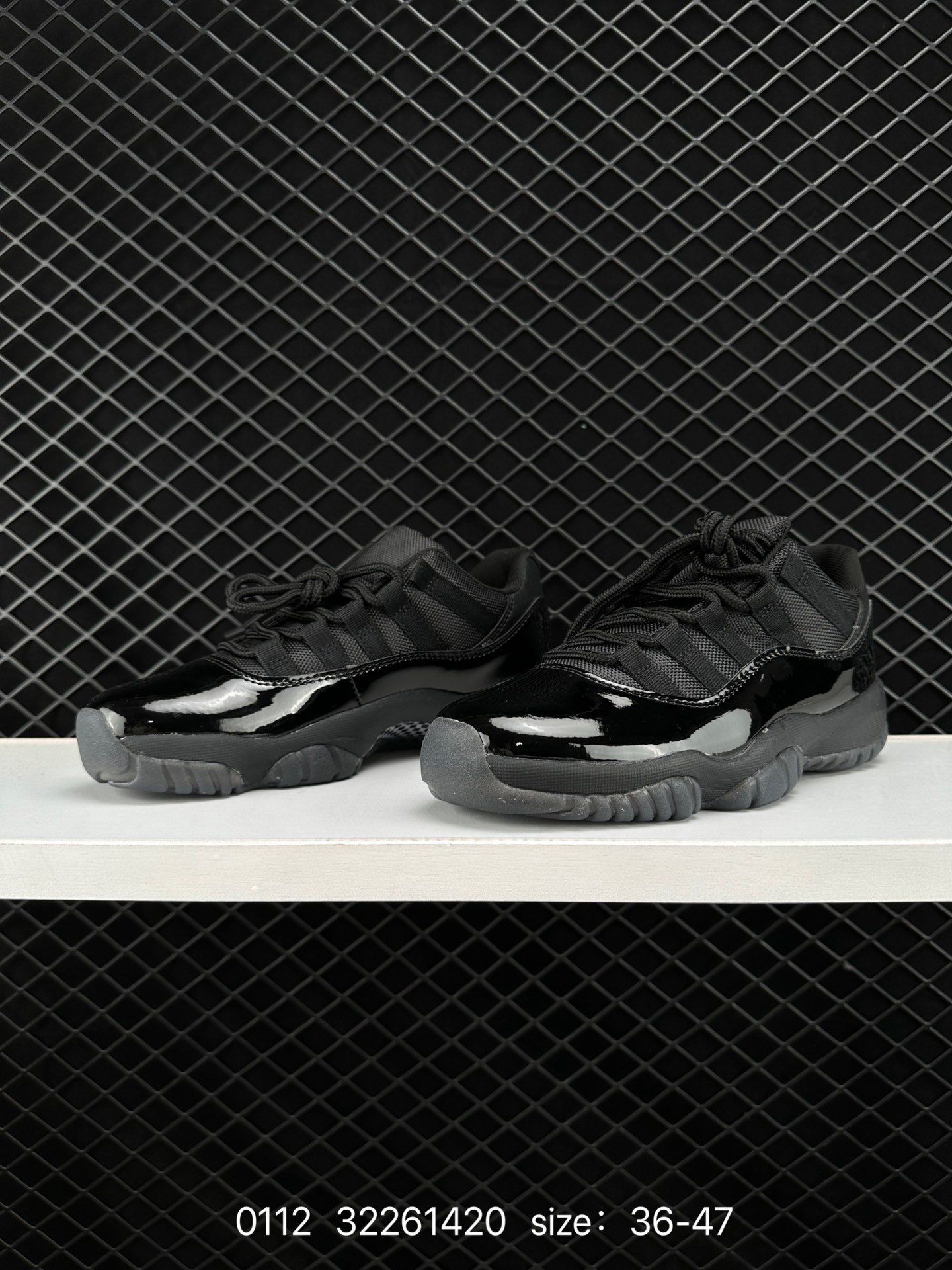 Nike Air Jordan 11 Retro Low LE